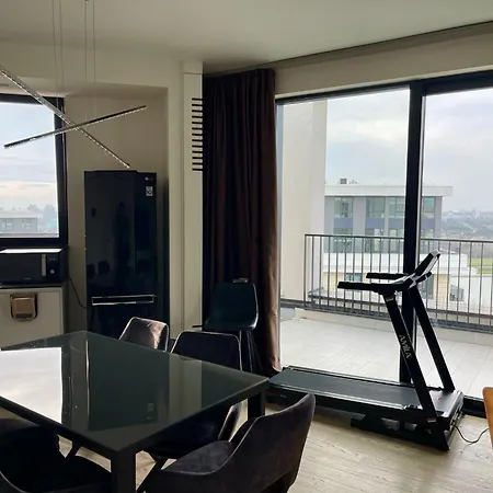 Penthouse With River View BW *