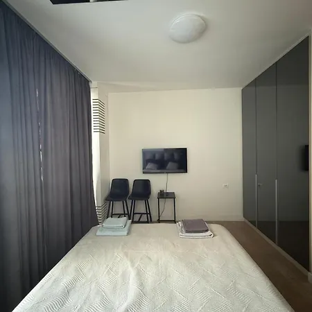 Penthouse With River View BW