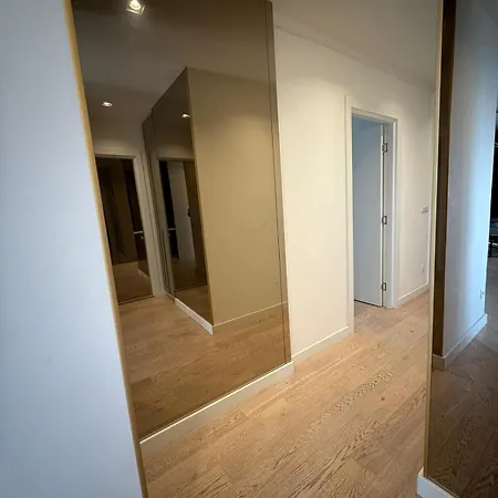 Penthouse With River View BW