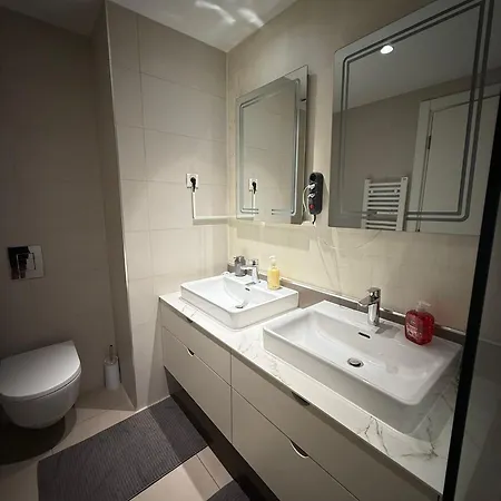 Penthouse With River View BW