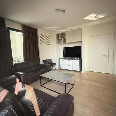 Penthouse With River View BW *