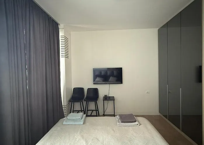 Penthouse With River View BW