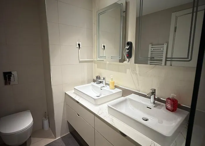 Penthouse With River View BW